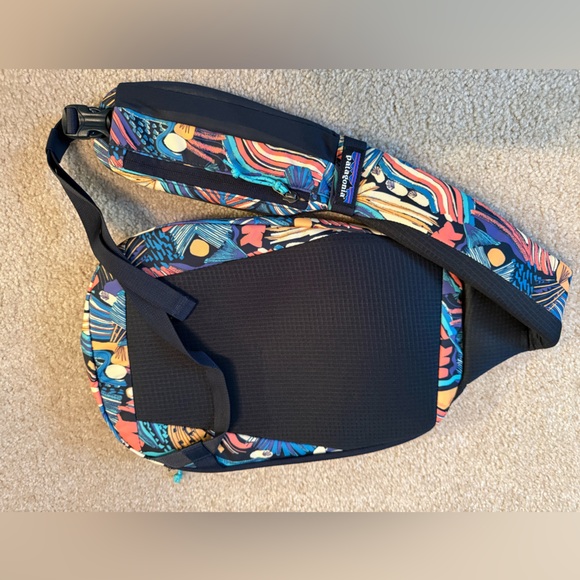 Never used - Patagonia Atom Sling Bag - Blue/Orange/Yellow Pattern - Picture 2 of 3